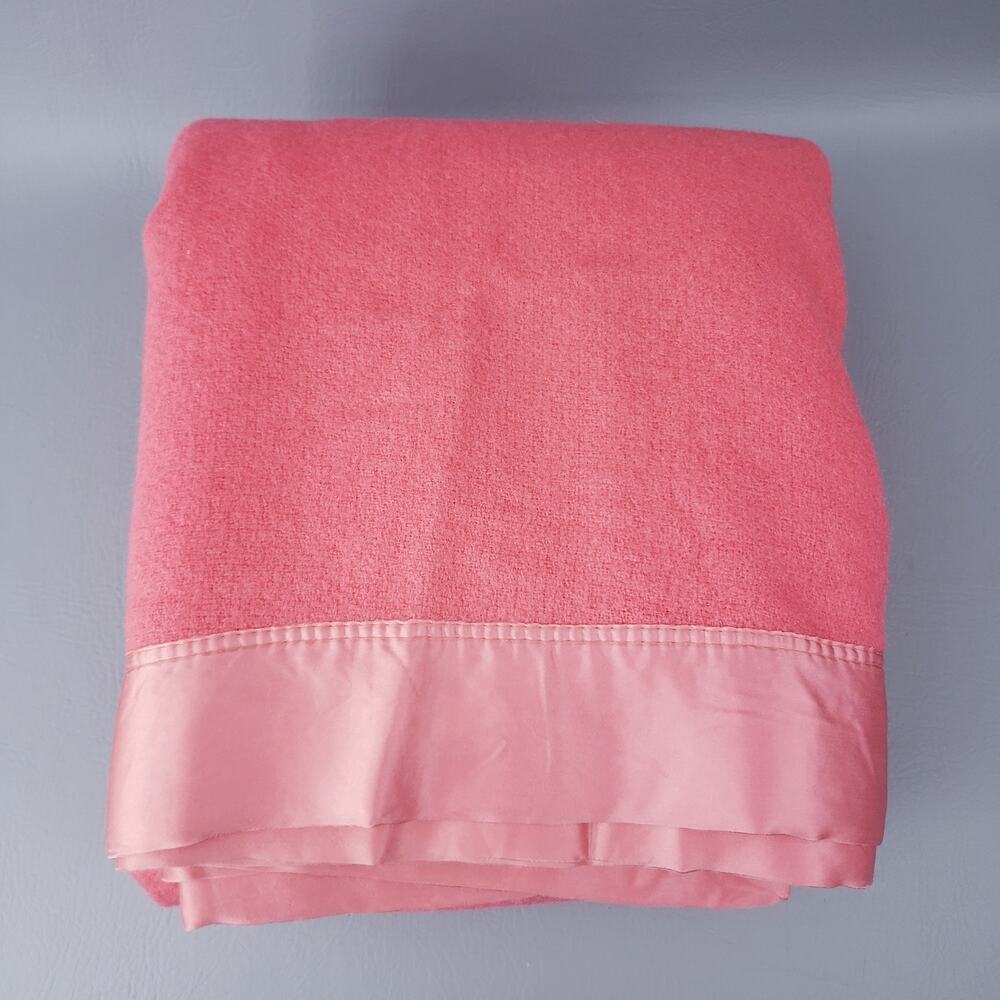 Vintage North Star Woolen Mill Co Wool Blanket 70x86 Coral Pink